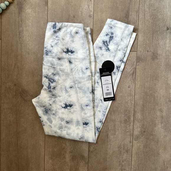 New Yogalicious Women’s Frosted Tie-Dye Lux High Rise Leggings Size XS - Picture 5 of 16